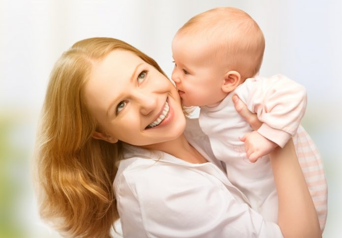 mlada mama s bebom